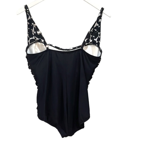 Nwt Aqua Green 1 Piece Flattering Ruched Front Swimsuit Black White SZ 18W - Picture 3 of 7